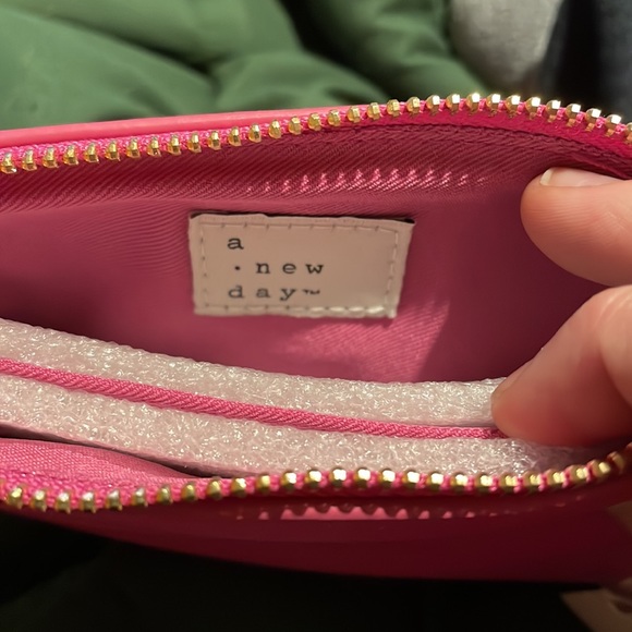 Pink wallet - Picture 2 of 3